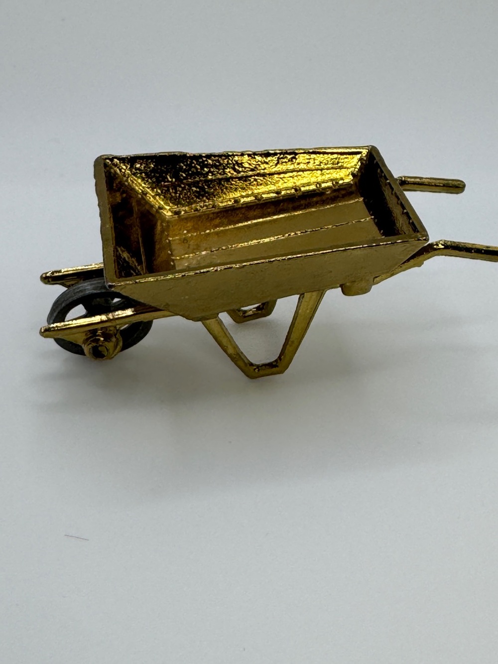 Antique 1930s Miniature Brass Wheelbarrow Made in England Reg 756157